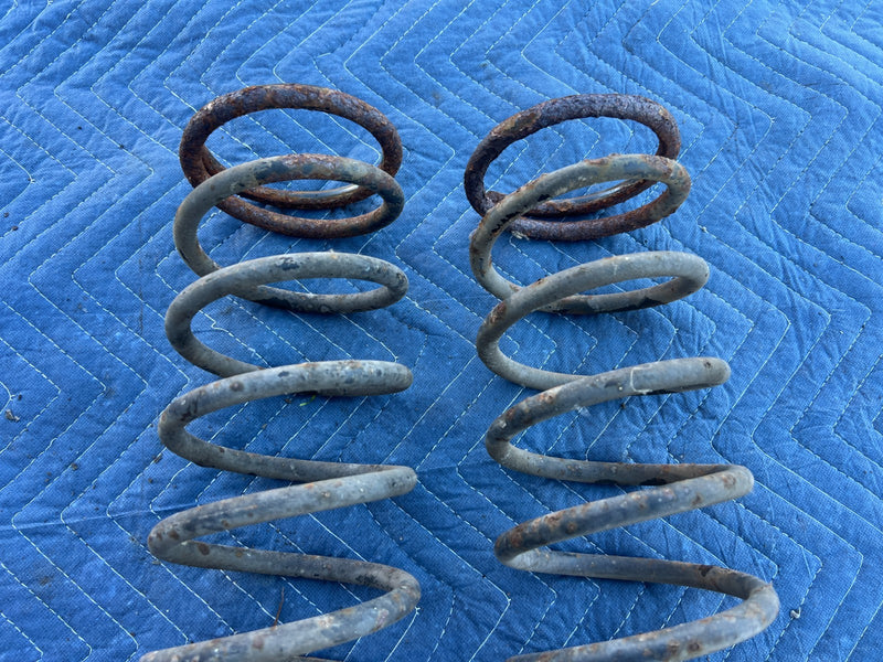 1986-1993 Volvo 240 244 Sedan Rear Coil Spring Pair Suspension L & R OEM #4280EM