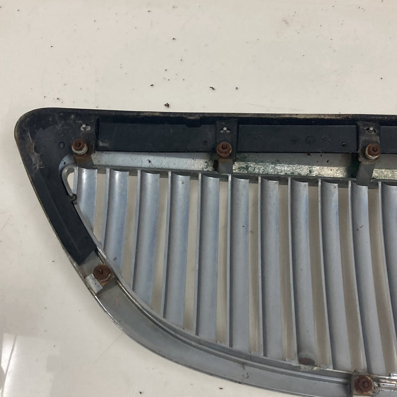 2002-2005 Lincoln Town Car Signature BSFC0- Grille Front Chrome #5148M