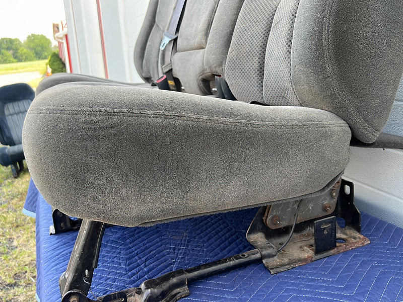 2003-2007 Chevy Silverado GMC Sierra Split Bench Rear Seat Gray Cloth OE #5509EM