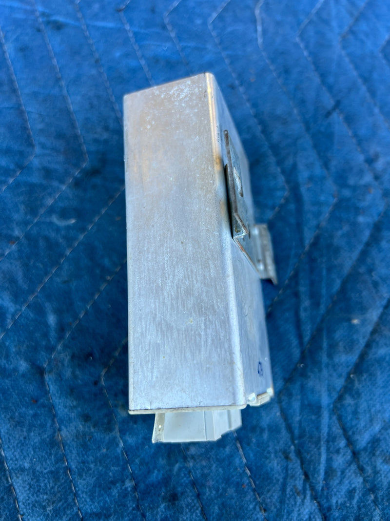 1986-1993 Volvo 240 244 245 Hella Cruise Control Module 5GA00439705 OEM #4364EM