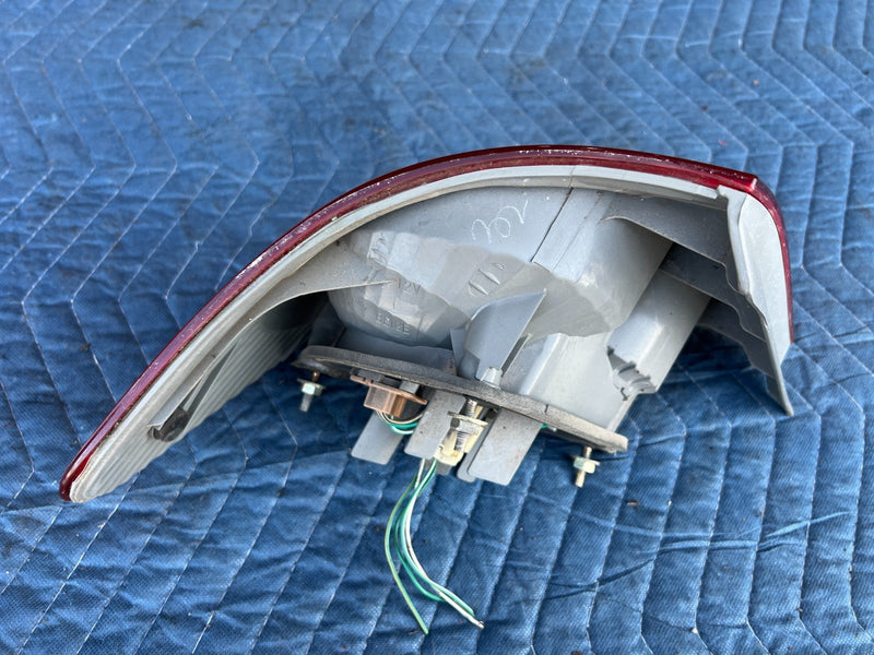 2003-2008 Toyota Corolla Rear Outer RH Passenger Tail Light Assembly OEM #3315EM