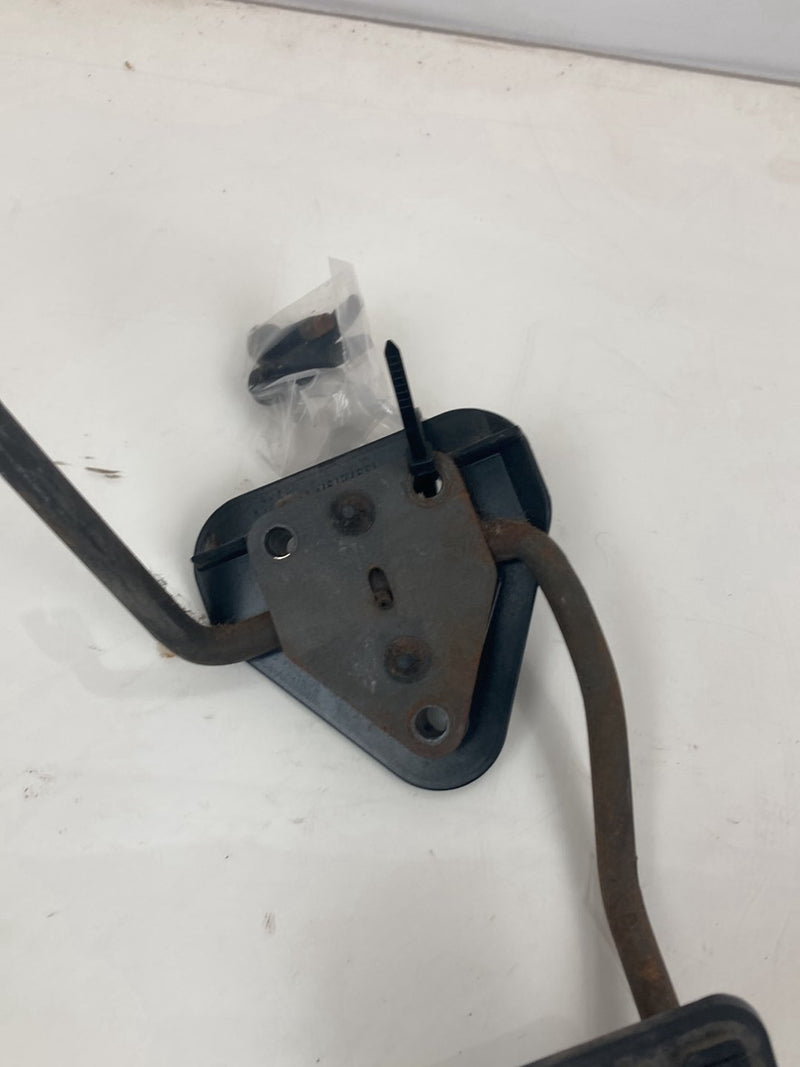 1996 Chevrolet Silverado GMT800 - Gas Pedal PN: 15978191