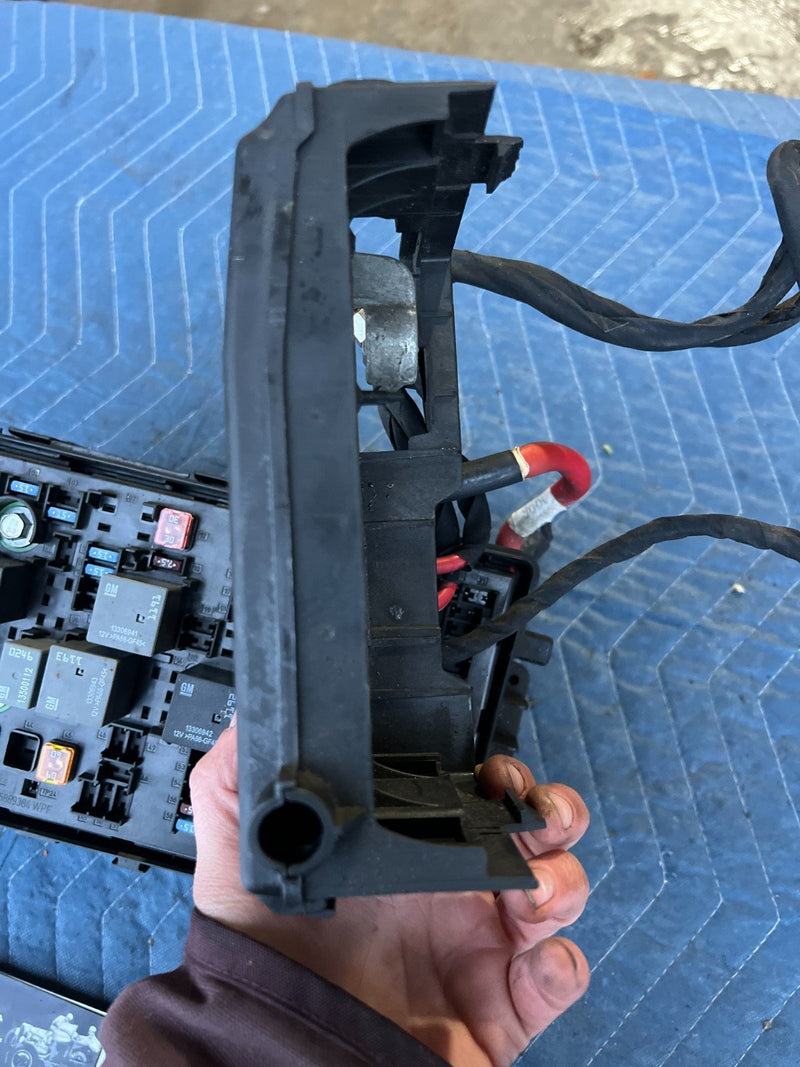 2012-2015 Chevy Cruze Fuse Relay Box Under Hood 812461952 OEM #2201CN