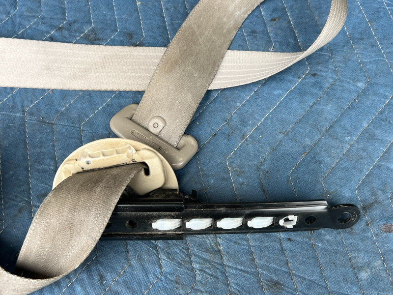 2002-2006  Toyota Camry LH Left Driver Front Seat Belt Assembly OEM #105DU
