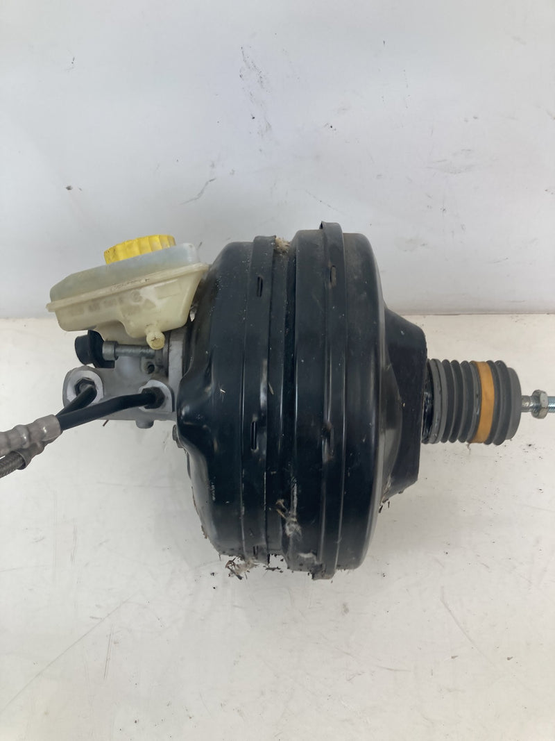 2001-2005 Volkswagen Passat Brake Booster Master Cylinder Assembly OEM #5522M