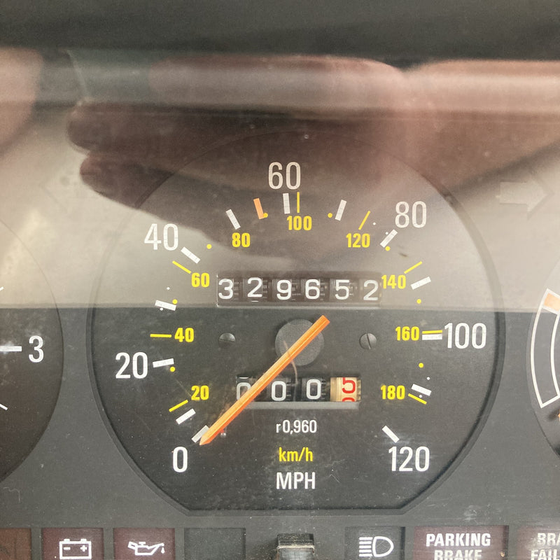 1981-1985 Volvo 240 245 Gauge Cluster Speedometer 1324797 OEM