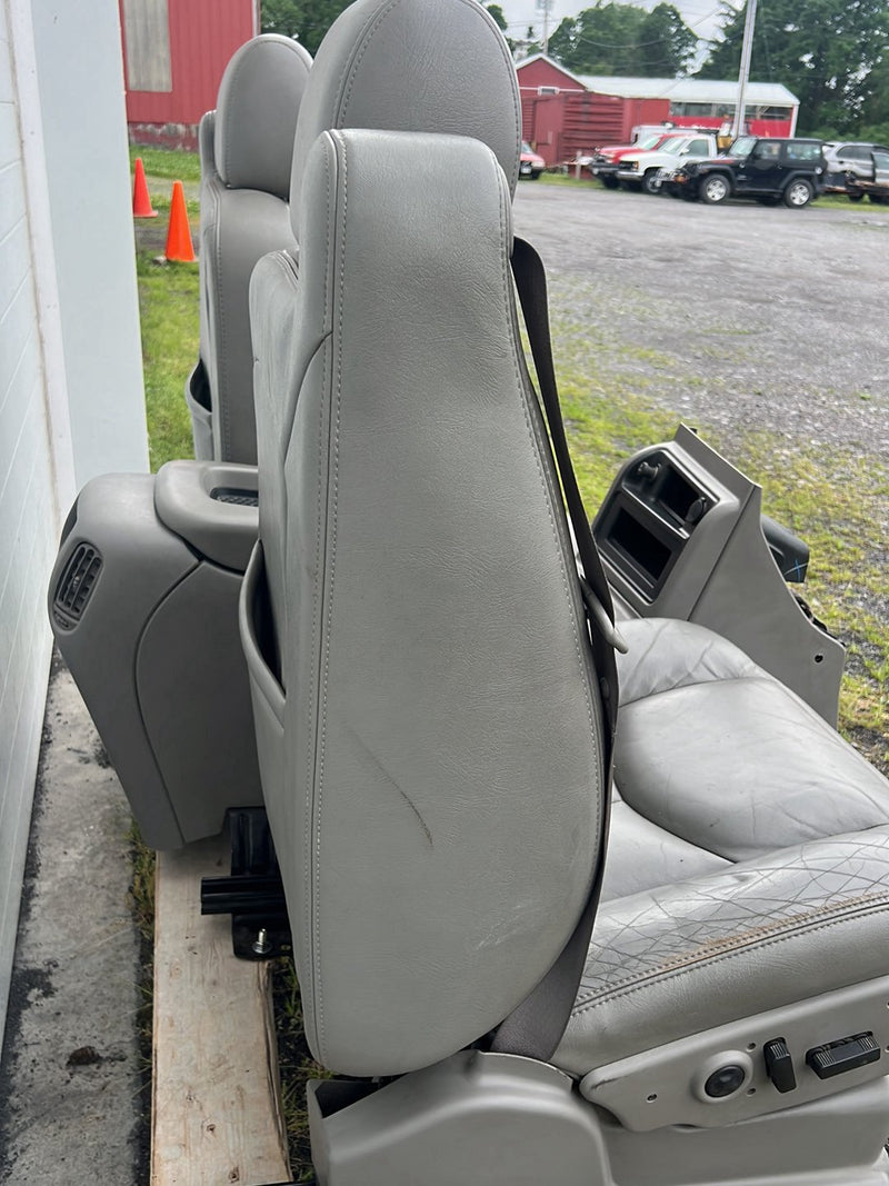 Chevrolet Silverado - Seat Front Pair