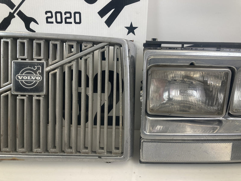 1980 Volvo 244 - Headlight Set