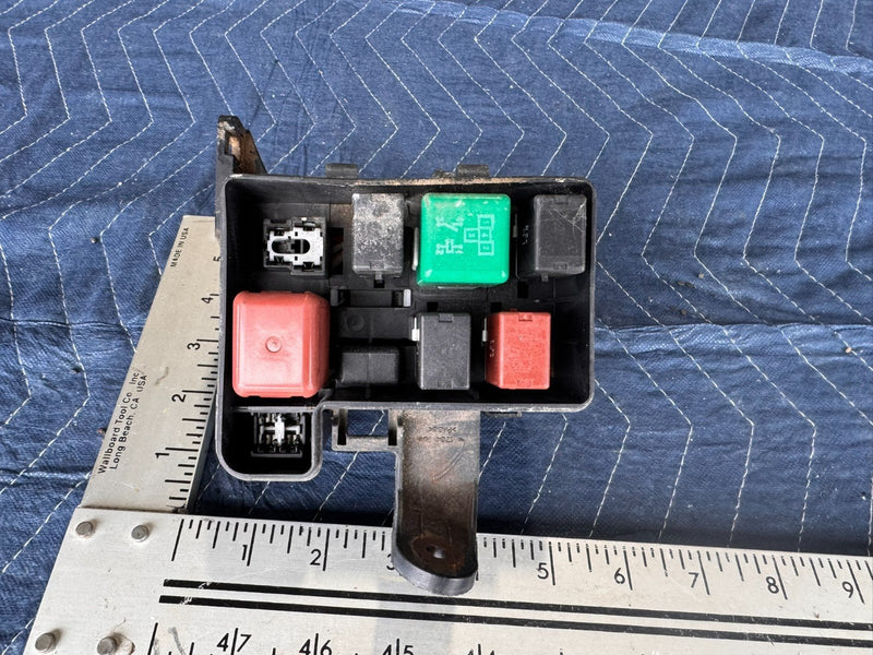1998-2000 Toyota RAV4 Relay Junction Box Engine Bay w/Cover OEM #2288CN