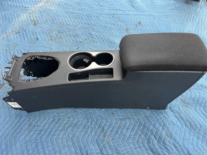 2008-2010 Nissan Rogue Center Console Armrest Cupholder Assembly OEM #2112CN