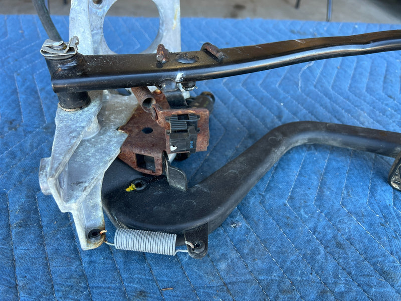2000-2005 BMW 330xi 325xi E46 Clutch & Brake Pedal Box Manual Trans OEM #4819EM