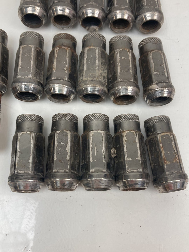 2004 Volvo S60 - Lug Nuts