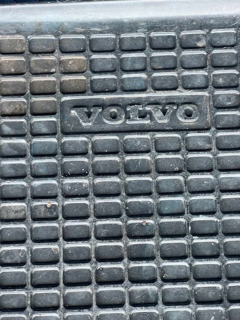 1986-1993 Volvo 240 244 245 Set of 4 Waffle Molded Floor Mat All Weather #3639E