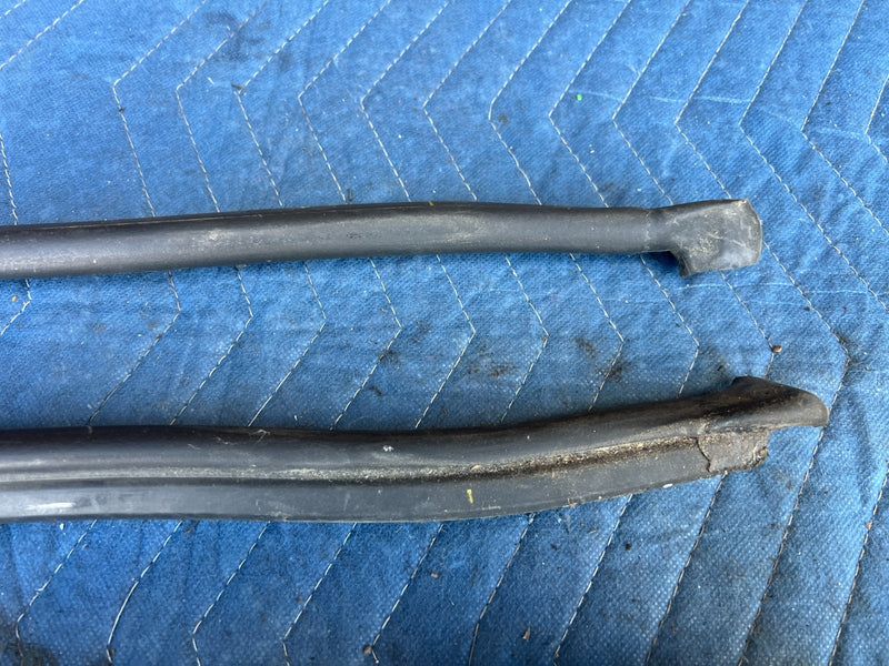2000-2005 BMW 330xi 325xi E46 Upper Engine Cable Guide Cowl Seal Set OEM #4785EM