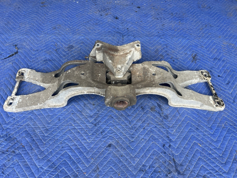 1998-2003 Jaguar XJR XJ8 X308 Rear Transmission Crossmember Support OEM #4774E