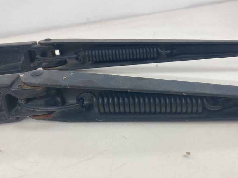 2005 Volvo XC90 I 275 Windshield Wiper Arm Pair 30753819 30753817 OEM #4828M