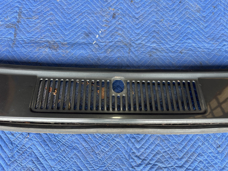 1989-1995 Volvo 740 940 Sedan Front Windshield Cowl Trim Grille Gray OEM #3649EM