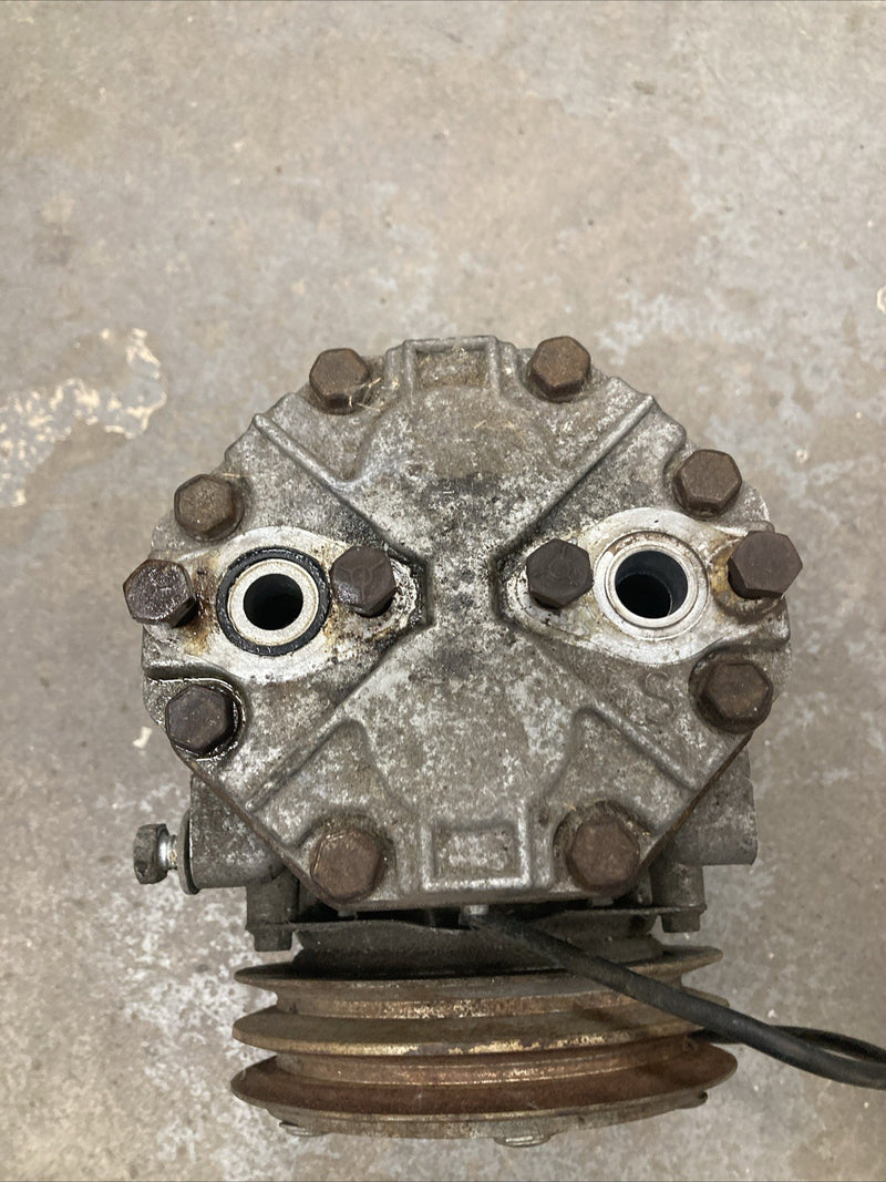 1967-1974 Volvo 140 142 144 145 A/C Air Conditioning Compressor OEM #4928EM