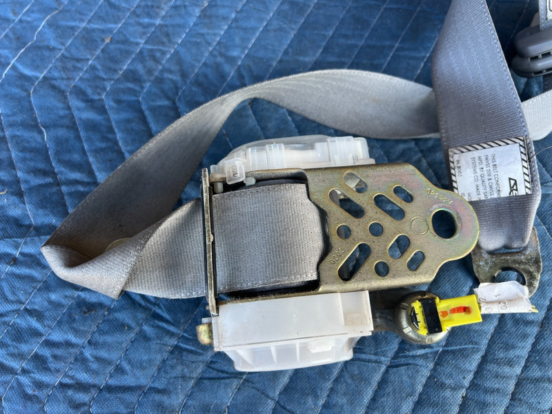 2003-2008 Toyota Corolla Front Passenger Right Seat Belt Retractor OEM #3320EM