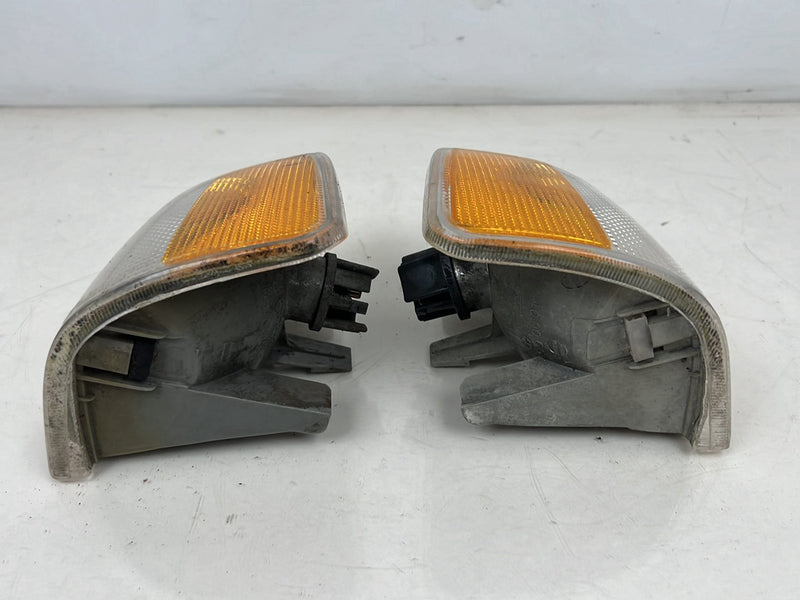 1990-1992 Volvo 740 745 940 Front Right & Left Turn Signal Light Lamp Pair OEM #5894EM