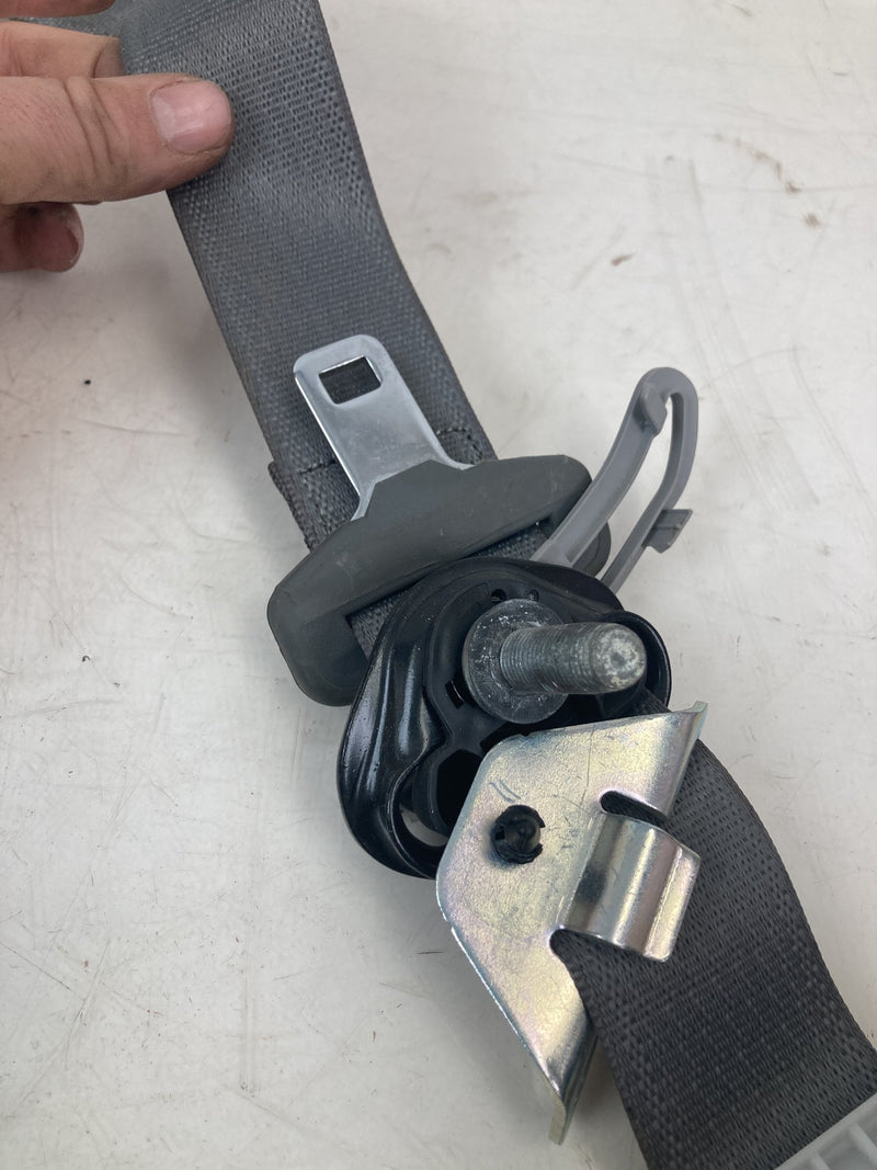 2014-2018 Chevrolet Silverado GMT900 Seat Belt Rear Right 19301676 OEM #5616M