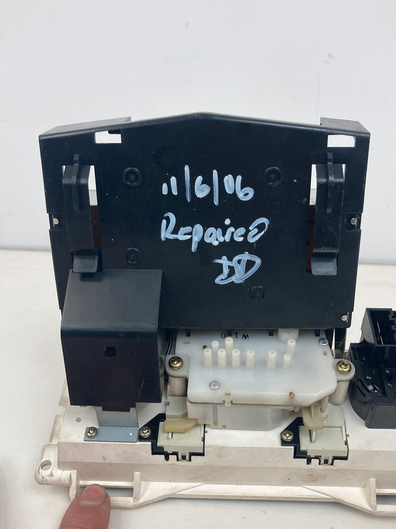 1992 Volvo 940 944 - HVAC Climate Control PN: 3522217W143K