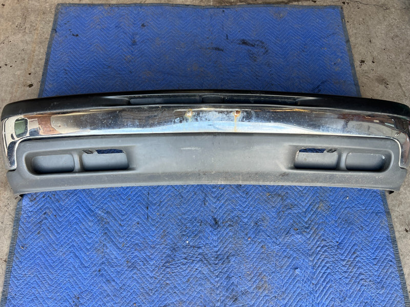 1999-2002 Chevy Silverado GM 1500 2500 Front Bumper w/ Chrome Trim OEM #1856CN
