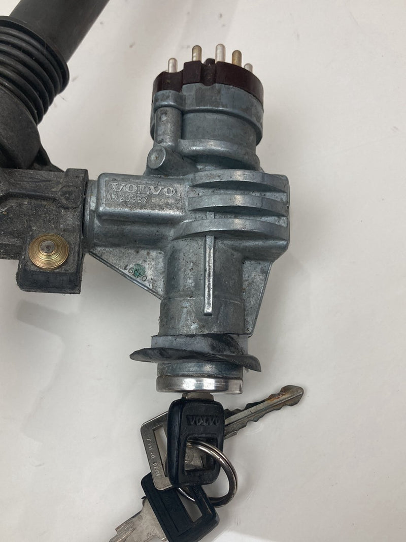1992 Volvo 940 944 - Steering Shaft PN: 1329987 681915