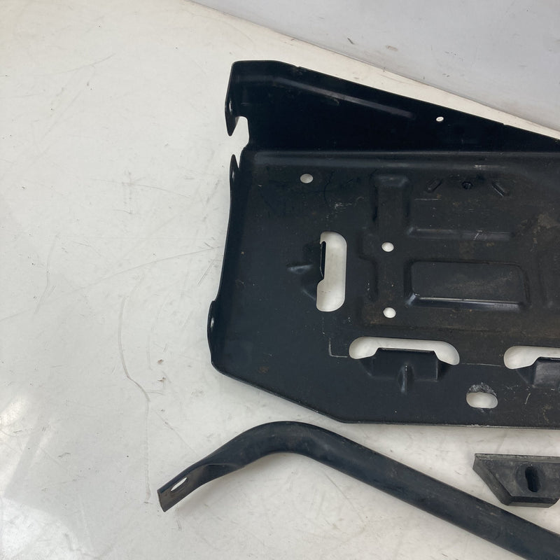 2007-14 Chevrolet Silverado GMC 1500 2500 3500 Battery Tray 15872637 OEM #5605M