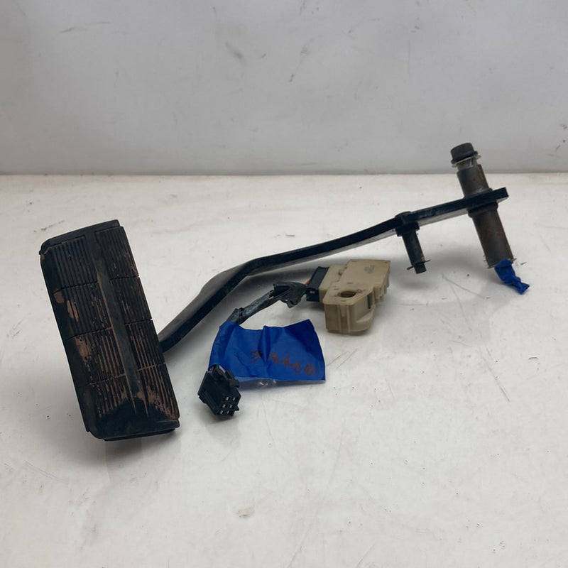 1996 Chevrolet Silverado GMT800 - Brake Pedal PN: 15732489 S15705036