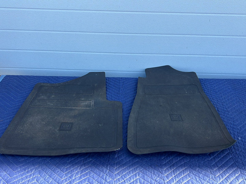 Chevrolet Silverado - Floor Mat Set PN: 92115707007 92115707008