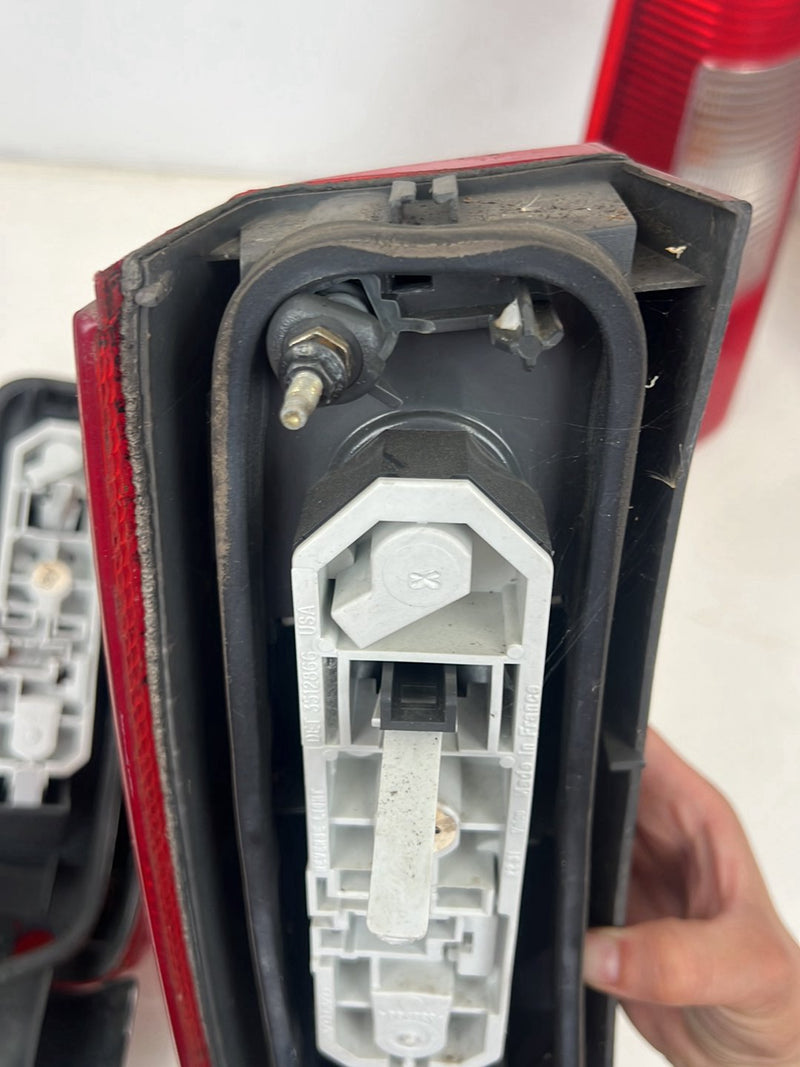 1998-2000 Volvo V70 S70 Upper Lower Tail Light Lamp Assembly Full Set OEM