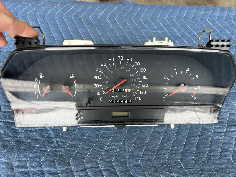 1993-1997 Volvo 850 850R Instrument Gauge Cluster 9148571 Manual Trans OE #4484E