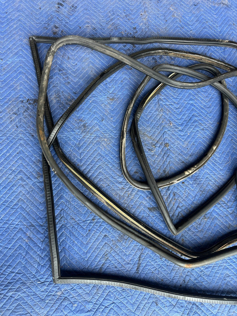 1992-1995 Volvo 940 740 Wagon Front Rear RH LH Door Weather Seal Set OEM #3295EM