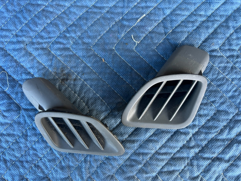 1997-2001 Lexus ES300 Front Dash Left Right End Defrost Vent Pair OEM #1916EM