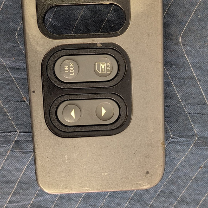 47000532