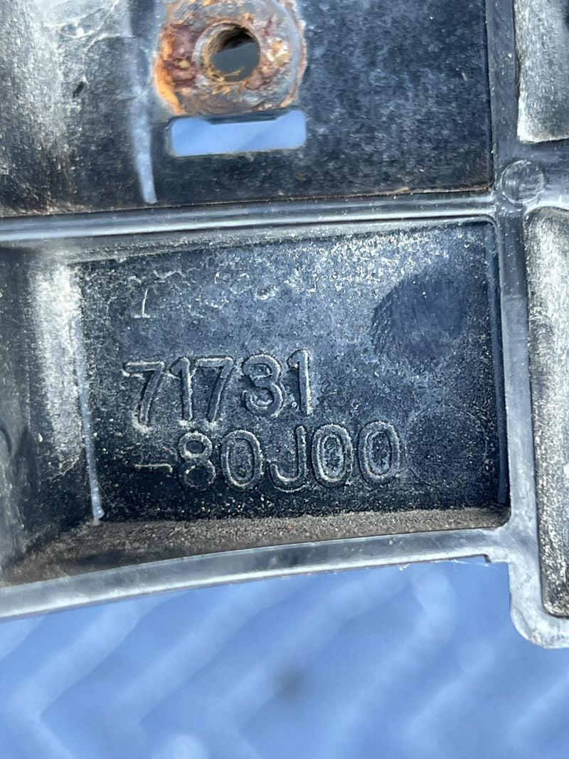 1973 Volvo 140 142 - Fender Bracket PN: 71732-80J00 71731-80J00