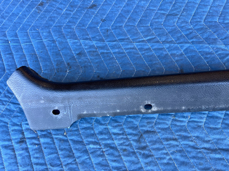 47023095