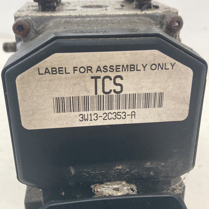 2002-2005 Lincoln Town Car Signature ABS Pump Bosch Module OEM #5139M