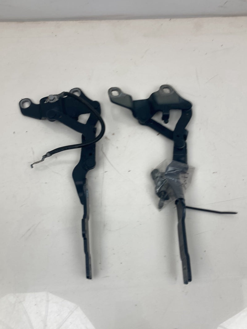 2009-2011 BMW 328i E90 Hood Hinge Pair 7115264 7115263 OEM #4782M
