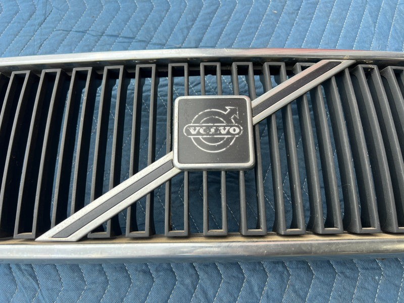 1986-1993 Volvo 240 244 245 Front Grille Trim Hood 1312657 Chrome OEM #4077EM