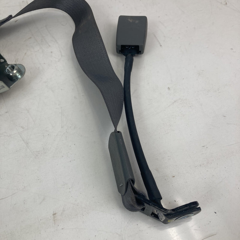 2014-2020 Chevrolet Silverado 1500 2500 HD 3500 Front Center Seat Belt OEM #5613M