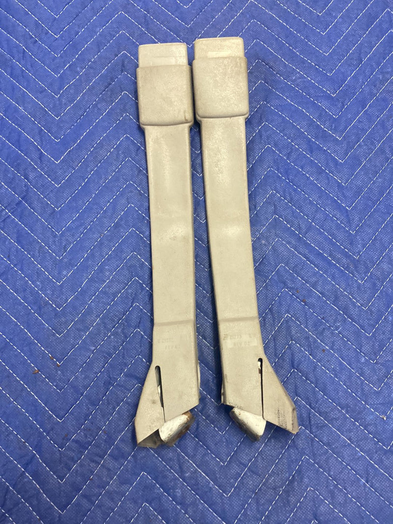 1988-1998 Chevrolet 1500 GMC Left & Right Seat Belt Buckle Pair Beige OE #6404EM