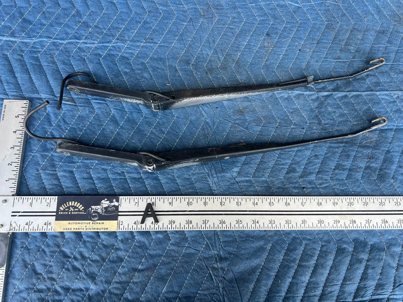 1999-2002 Chevy Silverado GM 1500 2500 Windshield Wiper Arms OEM #1737CN