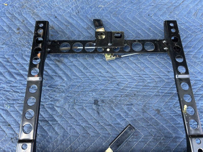 Volvo 240 - Seat Base