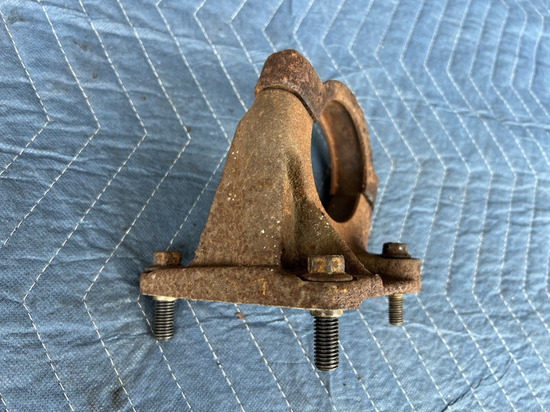 1993-1997 Volvo 850 850R Passenger CV Axle Engine Block Mount 9143465 OEM #4509E