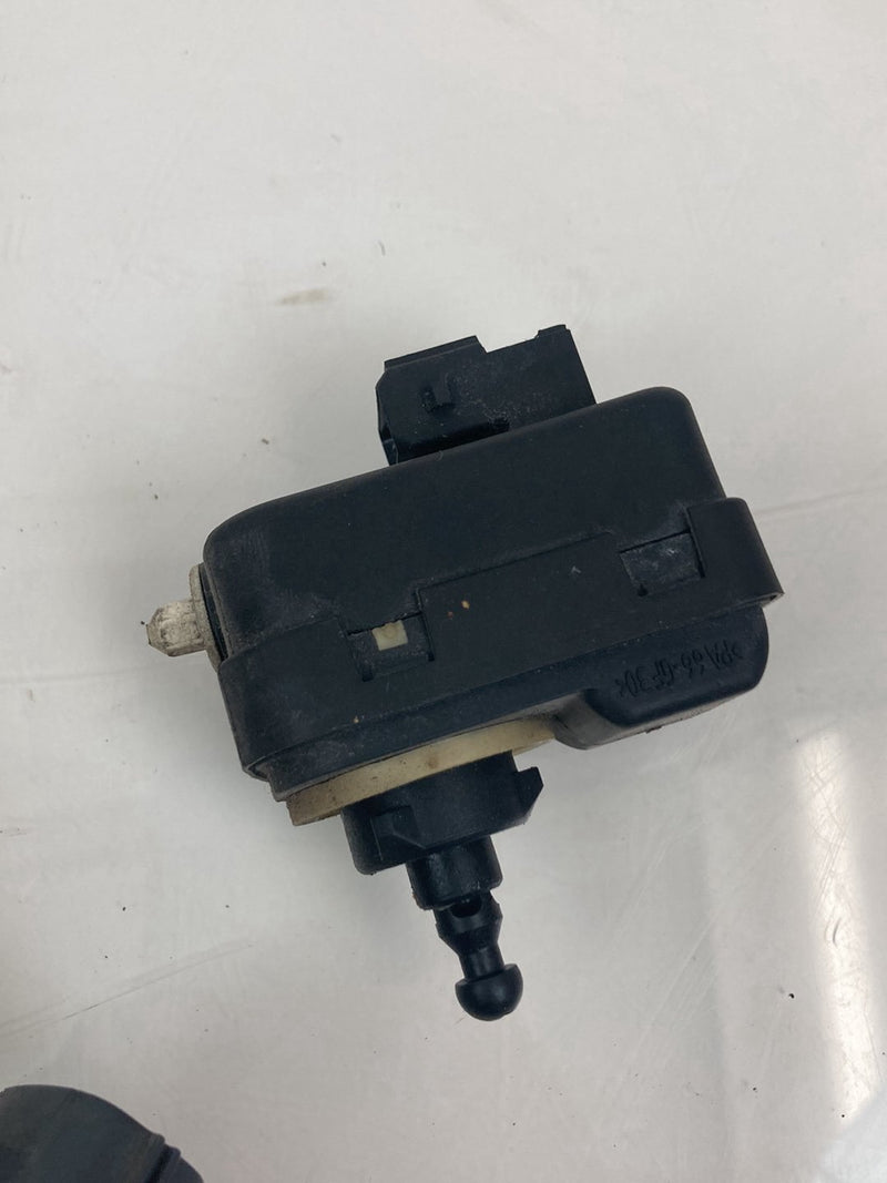 2007 Volvo S60 - Headlight Relay PN: 89901406 89024777