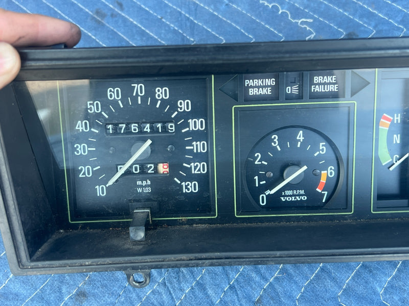 1967-1974 Volvo 140 142 144 145 Gauge Instrument Cluster Speedometer OEM #4903EM