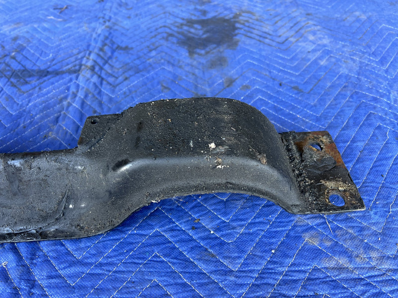 Volvo 240 - Crossmember Bracket