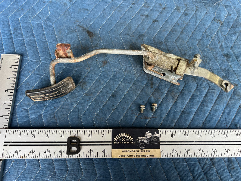 1985-1988 Suzuki Samurai SJ413 Gas Pedal Accelerator Assembly OEM #2328CN